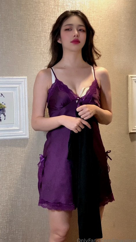 tinaislove 沈思缪 紫色连衣裙 【1v 700mb】