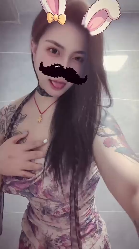 快手骚逼嫩妹【蓉饱饱】榨精猛男，主动要求内射，奶圆逼粉屁股大，女上位自动档【20V 711MB】