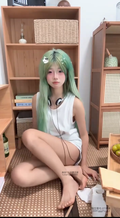 小妍my 抖音万粉萝莉近期流出第二弹25v合集 【25V 1.89GB】