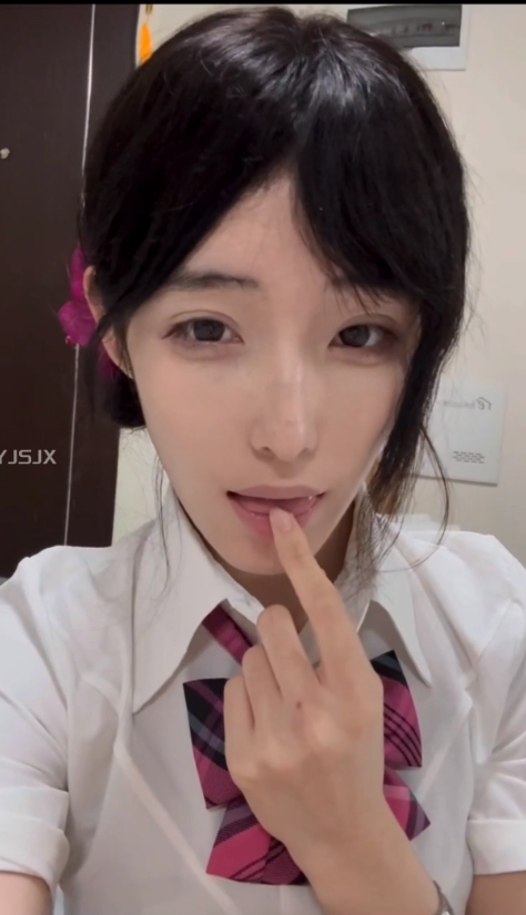 抖音网红张人o经典流出 【22P 27V 796MB】