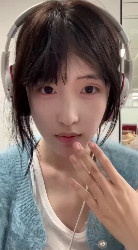 抖音网红张人o经典流出 【22P 27V 796MB】