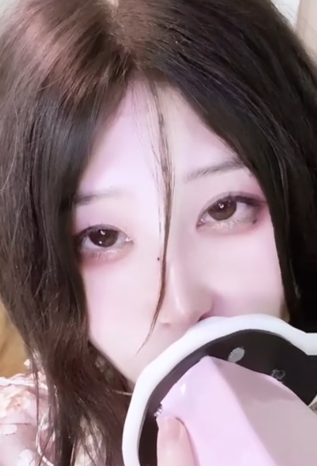小妈_直播间外也能点赞_20260315 1V608M百度盘