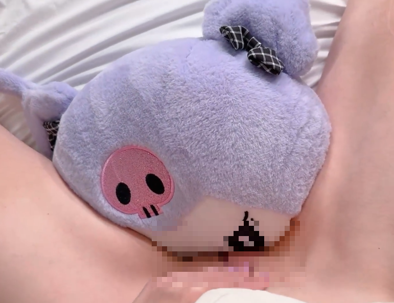 KawaiiSister-2025.08.29 可爱处女妹子用库洛米枕头磨小穴，粉粉嫩嫩的高潮来了🤤1V226M百度盘