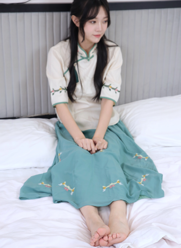 绮梦摄影 yuuu 白青汉服白袜布鞋 【160P1V4.8G】