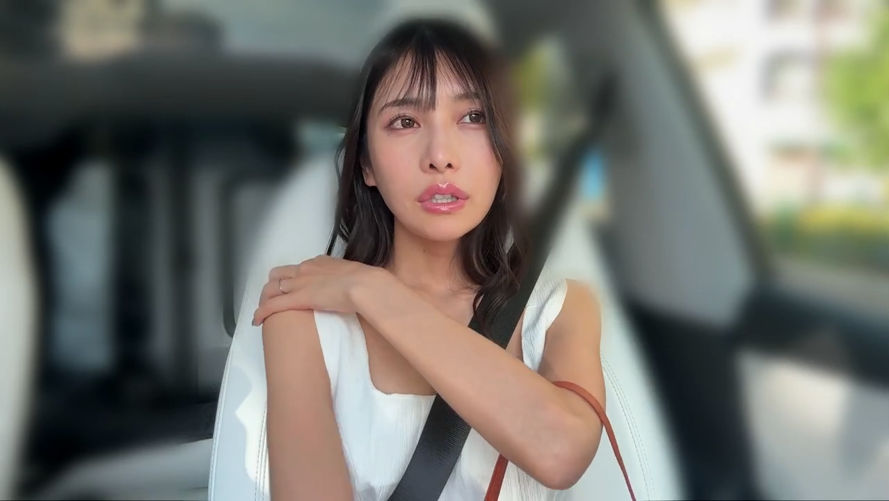 贪婪人妻，过着奢华的生活，有婚外情并被男人操。 【1.1g】