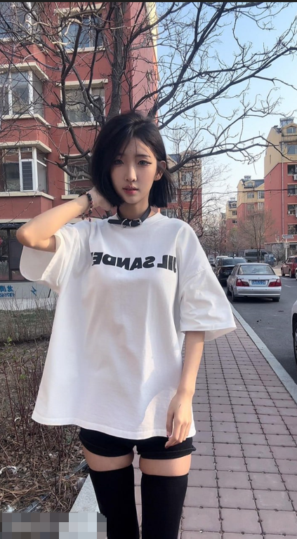 抖音57万网红美女『行简』高价定制逼脸同框道具爆菊双插 【13v】【2.58g】