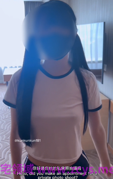 50万粉极品女神-困困狗-最新  摄影师调教约拍私房给男友庆生的女大（1V,1.8G）