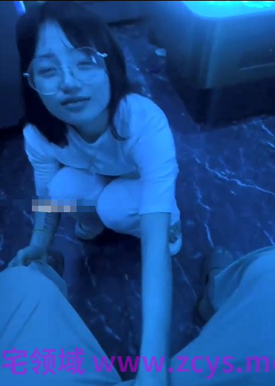 淫乱KTV，交换女友游戏， 【zhuendong000001】，灯红酒绿间，妹子们放飞了自我，拉到洗手间口交啪啪干一炮