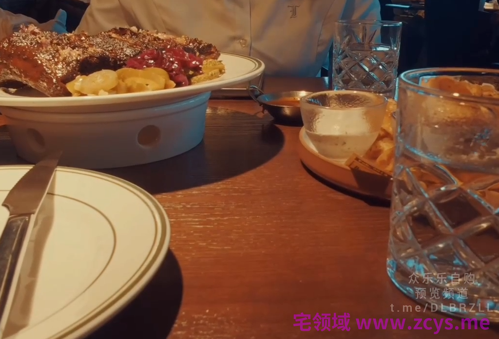 极品嫩妹-小奶酪-性瘾女摄影师   你以为这是一场浪漫的约会？其实是畅快淋漓的性爱体验（1V,993M）