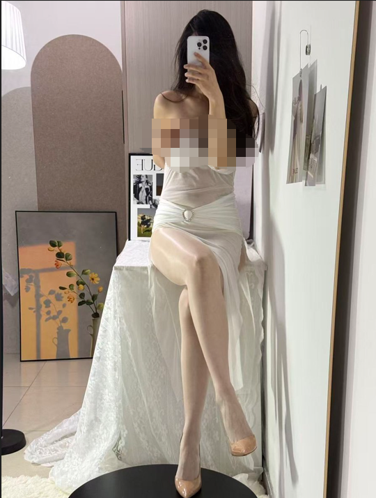 济南水蜜桃绿帽夫妻，单男没有感情只是抽插，插到夫人高潮喷水，太猛了【89p 1v】【244m】