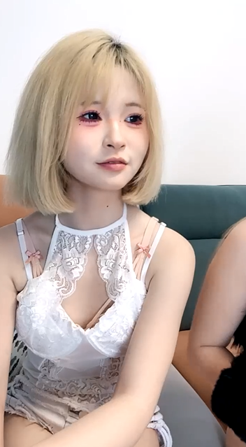 娇小萝莉女团 抖音骚舞诱惑