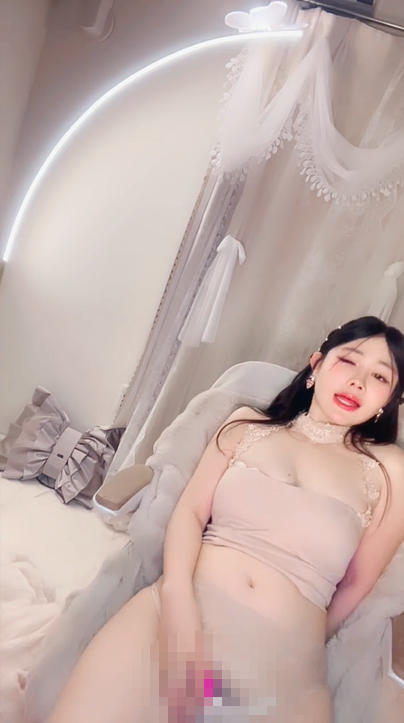 新人美女下海 【oo】巨乳翘臀 长腿嫩穴 蕾丝内衣 道具自慰3v