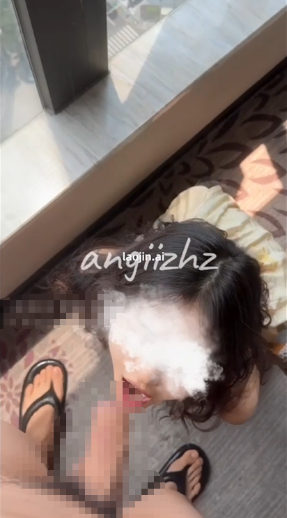 【黄色废料】，半露脸，大白天窗前啪啪，在床上满足一切要求，蜂腰翘臀，身材顶级的床搭子