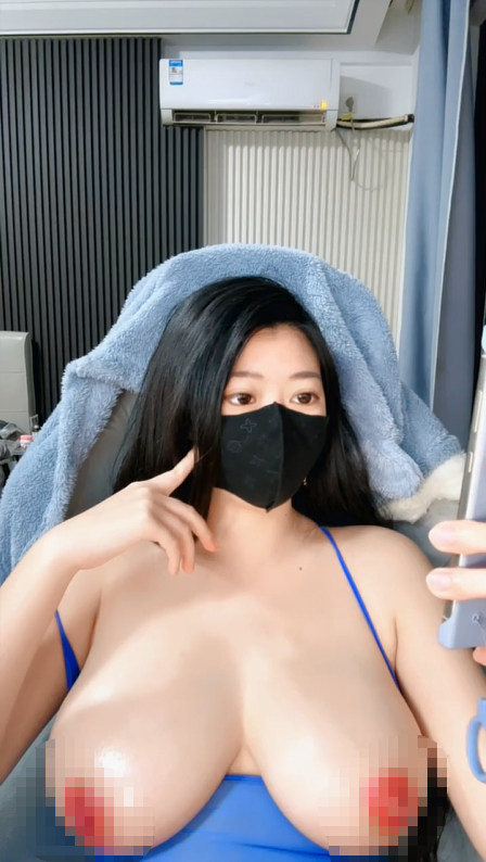 超级天然巨乳，女神级骚姐姐【最爱喝奶茶】下海福利，动感甩奶舞【4v】