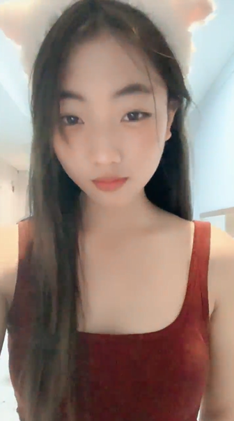 邻家清纯妹妹 超级漂亮【萱妹】带着黑眼睛超性感完美身材 大鸡巴道具自慰【9v】