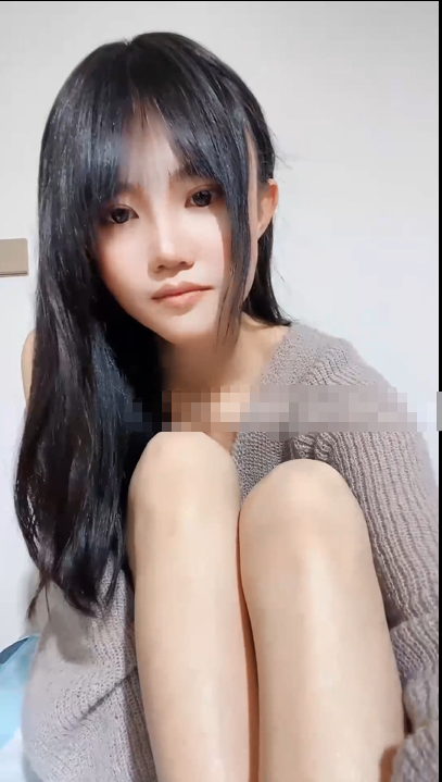 【少女学潮喷】长腿美乳学姐