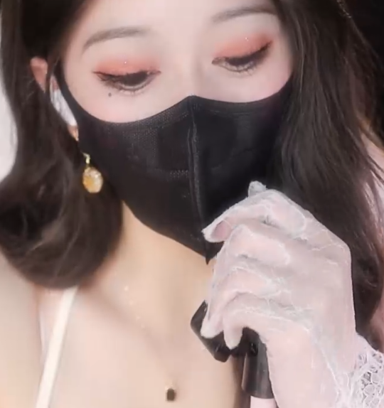 清清睡不醒_呀_40离异带2娃坚持直播_20260328 1V338M百度盘