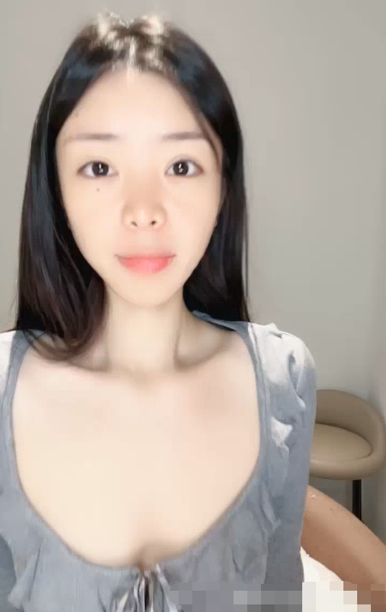 舞蹈女神 【茜茜】狂跳抖音热舞 擦玻璃等+道具自慰 喷水! 【4V3.14G】