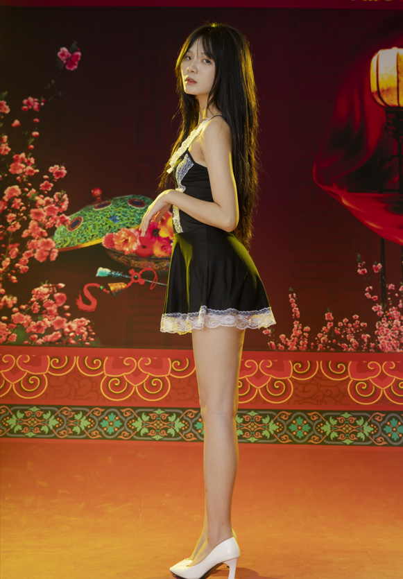 长腿骚逼纯欲美模 伊芙 大尺度漏点私拍 无水印【422P1V1.1G】