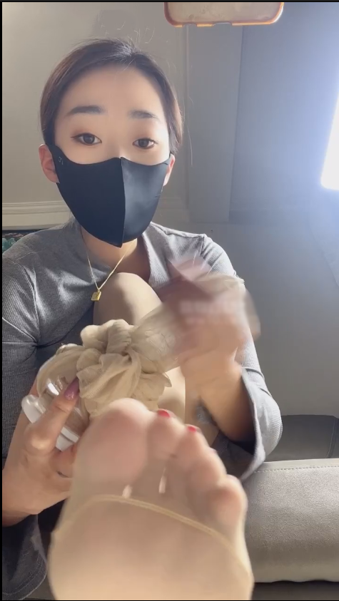 玩物直播颜艺很ss-251213 红绿灯寸止玩弄傻逼贱狗【1V】【503MB百度云】