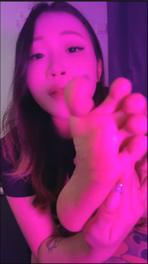 玩物直播qi7-251218 第一视角羞辱【2V】【1.01G百度云】