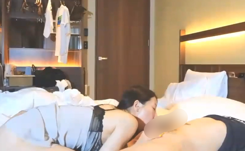 stripchat日本骚熟女-Ema_japanese-新 和小男友啪啪(1V,907M)