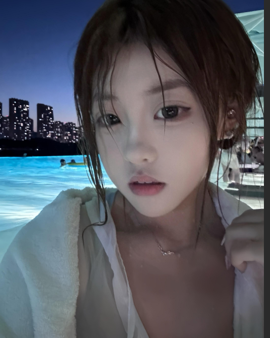 泄密-辽宁丹东极品嫩妹-戴燕玫-日常性爱视图流出(3P,6V,585M)