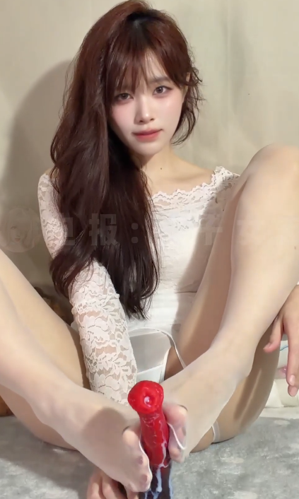 推特极品女神-林菓-高价自慰福利视图 2(15P,18V,674M)
