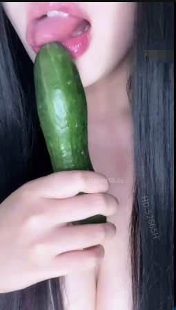 NO.1557 梨落ASMR 舔黄瓜超多口水 1V