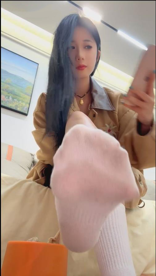 【改错误连接】玩物直播芭妮s-251218 红绿灯一直没洗的白棉袜需要你来除臭了【1V】【512MB百度云】