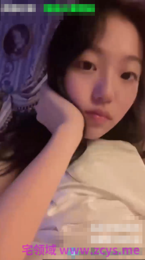 高颜值露脸母狗开始玩得比谁都花，以为只是简单操逼，结果单男是足球队队长，暴力打桩操得女友体鬼哭狼嚎！