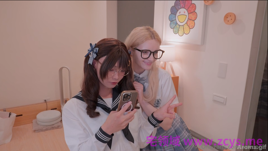 小男娘 Aroma sandy70643435 超级可爱伪娘干金发毛妹 【2V 1.23GB】