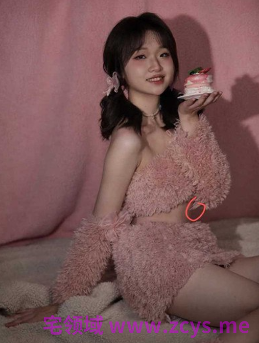 丹凤眼小仙女初尝禁果 超美清纯学生妹情侣私拍 4P 1V 321M