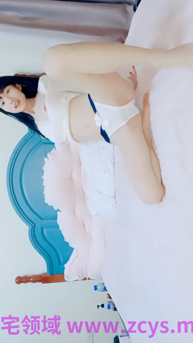 两个尤物【奈奈酱】闺蜜互相自慰 两个都很白很嫩 大奶长腿 尤其是掰开无毛嫩穴又粉又嫩【3v】