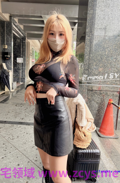高颜值雪白巨乳女神艾玛Emma打桩后入一对车大灯乱颤起飞 135p 1v 478m