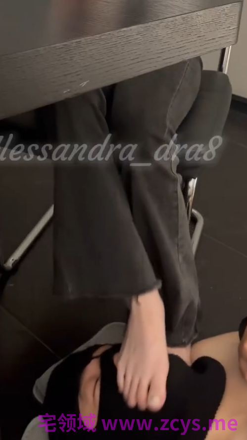 足控-推特美足女王 alessandra_dra-调教男奴足交福利（35V,2.92G）