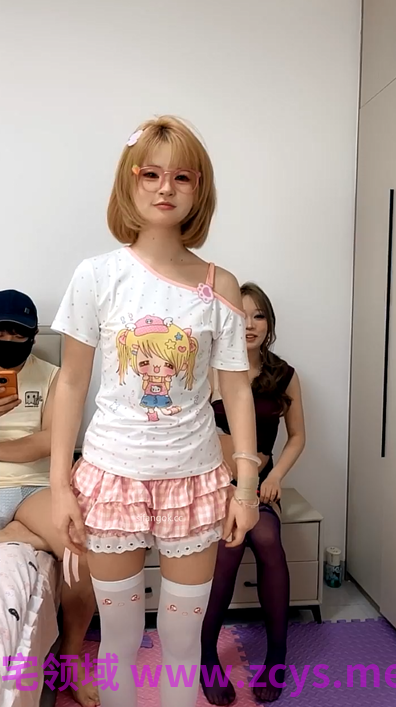 萝莉女团 女儿服白丝+性感紫丝