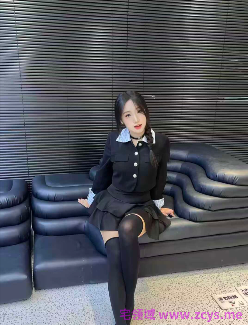 泄密！深圳超反差女二是金主的小母狗，女仆裝玩口球露脸啪啪 1V 180m