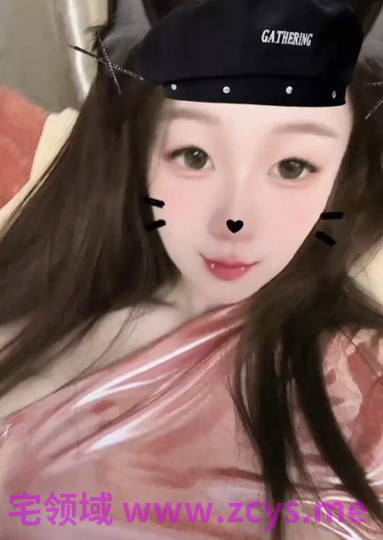 抖音网红定制，亮面紧身裙，抠逼诱惑，假鸡巴整根插入！各种姿势自慰掰逼，撩起衣服展示完美胸型！3V603M百度盘