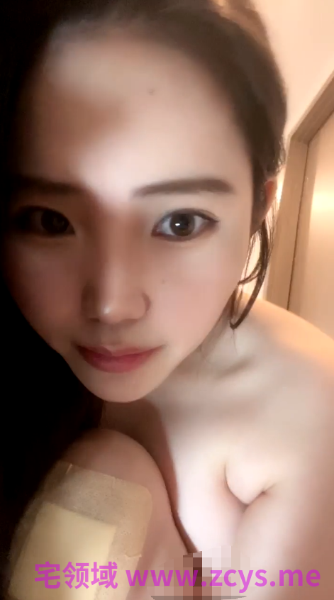 G奶女神 月亮躲在云朵 这个大蜜臀是真好看 无毛嫩逼又粉又嫩 真想舔一舔 大鸡巴自慰喷水【8v】【5.56g】