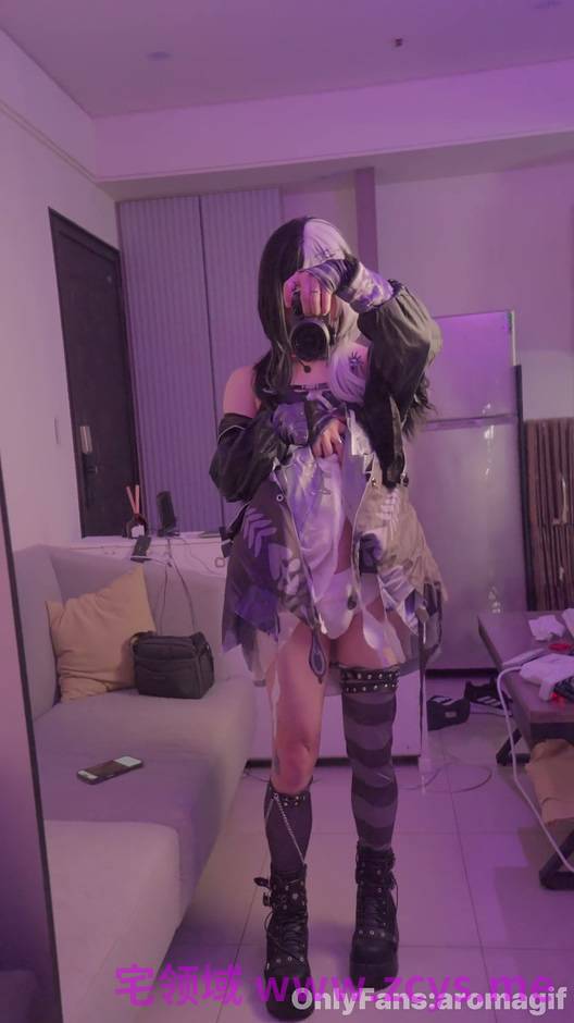 Aroma可爱的大屌伪娘cosplay Shiori Novella手淫射精
