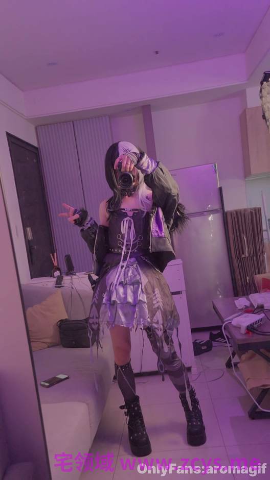 Aroma可爱的大屌伪娘cosplay Shiori Novella手淫射精