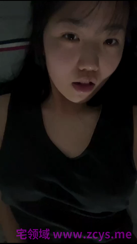 高颜值美少女，性感黑丝各种姿势调教，无套插入，又紧又会吸【132m】