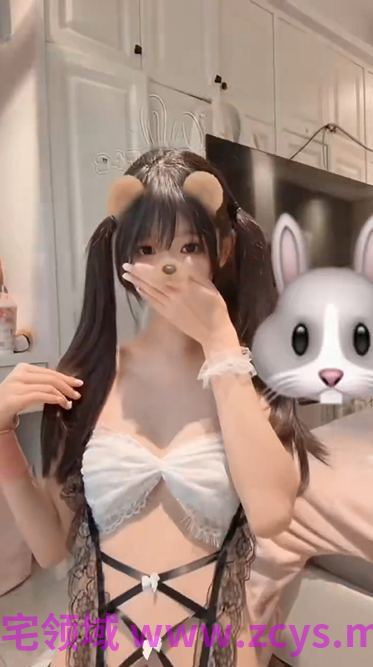 季雨 推特极品少萝 超嫩美少女 对镜自拍展示玉足骚穴玩玩具自慰 极品福利【18v】