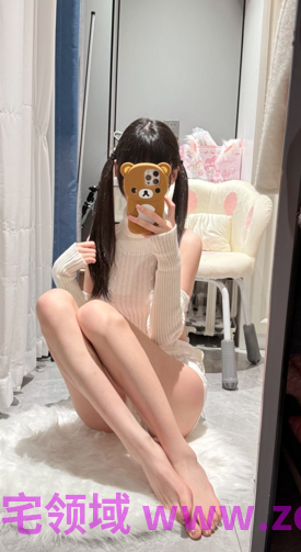 季雨 推特极品少萝 超嫩美少女 对镜自拍展示玉足骚穴玩玩具自慰 极品福利【18v】