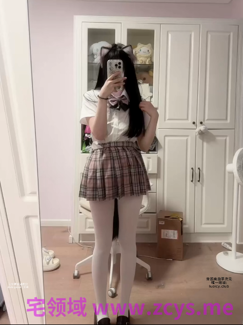 悠哉大王 开档白丝JK小母狗 狗耳+尾巴插着自慰！主人不在只好自己玩，狗尾巴晃荡着把嫩穴插得咕叽作响 完整版长视频 【2V 1.24GB】