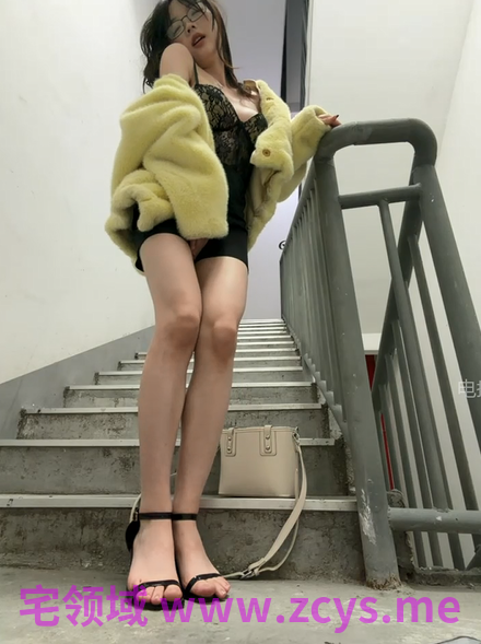 极品反差【meimei_x】展示自己的逆天大长腿