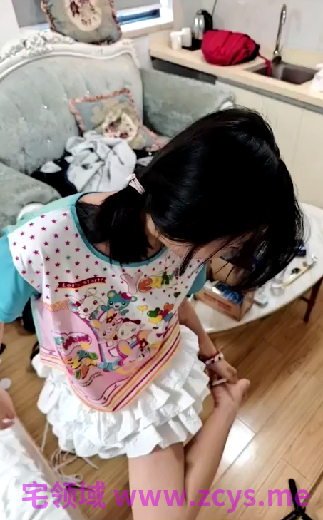 我要尿啊，尿不出来，后入内射自己女儿1v35m