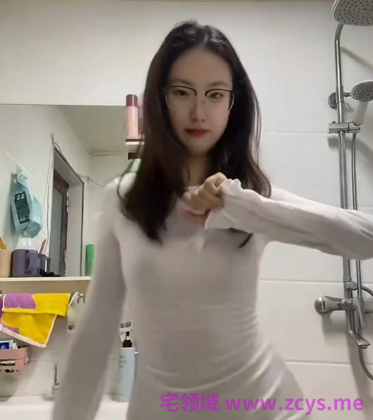 抖音极品骚妹-小吴不吃鱼-骚舞插穴福利（24V,332M）