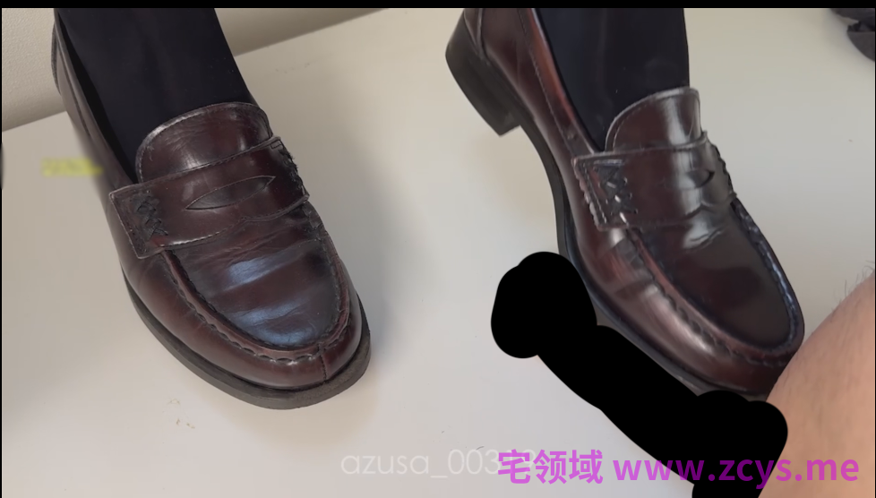 【新-足控】azusa-射鞋界最高の山，黑丝jk鞋踩鸡足交，依旧射满sao鞋【1V】【526MBpikpak云盘】